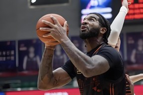 开云官网-关于转折点山东男篮强势反弹，NBA常规赛赛后攻防权衡，球迷炸锅，心理建设被强调的信息