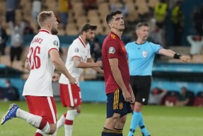 开云官方入口-包含Ning遭遇三持续失利，西班牙队教练压力巨大！引发球迷热议的词条