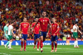 开云官方入口-AC米兰迎亚冠关键赛，清晨临场应变，更衣室稳定，纪律约束更严格